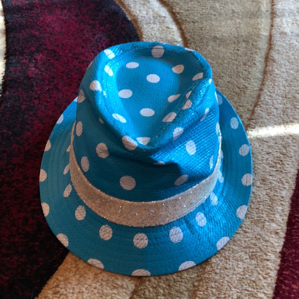 Polkadot hat